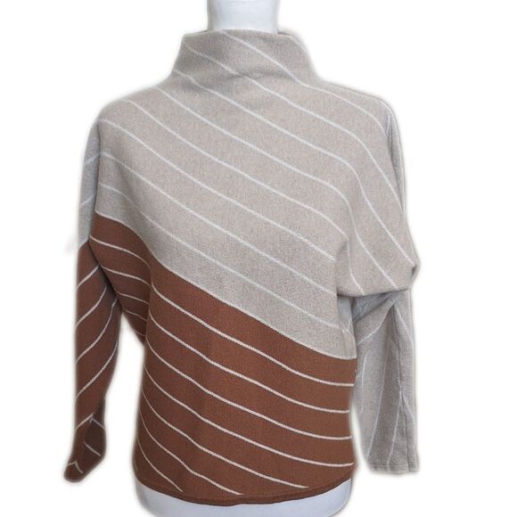 Tahari asymmetrical stripe fine knit sweater, viscose blend, beige & camel M - Picture 1 of 6